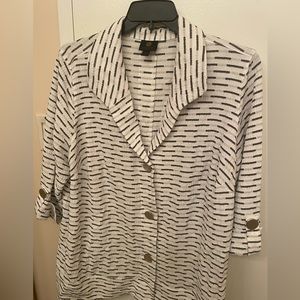 JM Collection 3X lightweight jacket w/silver front, back & cuff buttons.